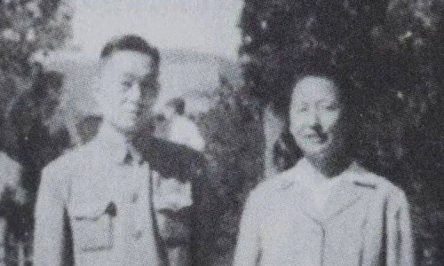 孕期脸上长红色斑点-怀孕脸上眼睛长小红点是怎么回事网—知名的怀孕脸上眼睛长小红点是怎么回事图片网站,分享怀孕之后眼睛红了一块知识